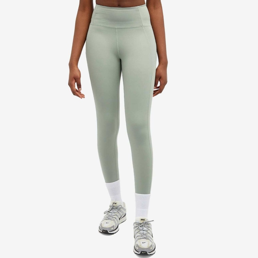 Girlfriend Collective Compressive High-Rise Legging Agave light sage green